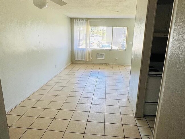 Photo - 2353 Shelley St Unit 11