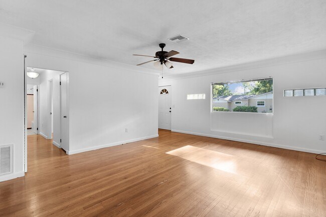 Photo - 506 NE 10th Ave