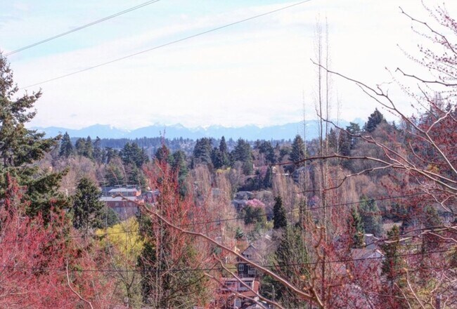 Photo - 2512 E Madison St Unidad 303