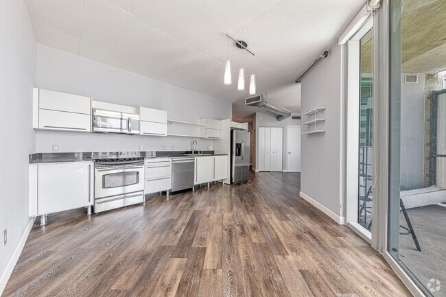 Building Photo - 690 SW 1st Ct Unit 1834 Rental