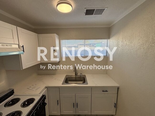 Photo - Modern, Solar Energy, 2-Bedroom detached Casita!