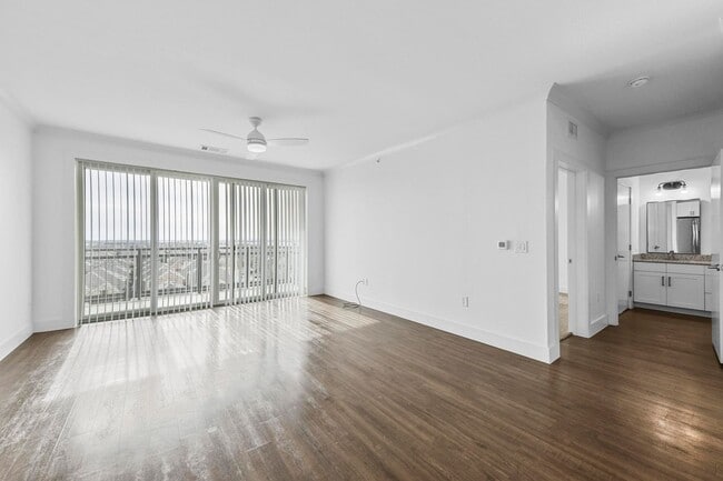 Photo - Modern 1/1 Condo in The Colony Unit 1507
