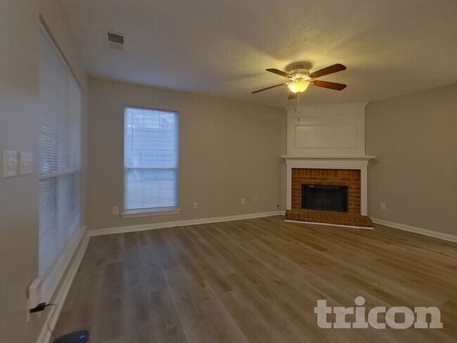 Photo - 915 Riley Farm Ln