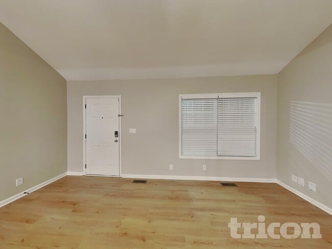 Photo - 252 Senator Dr