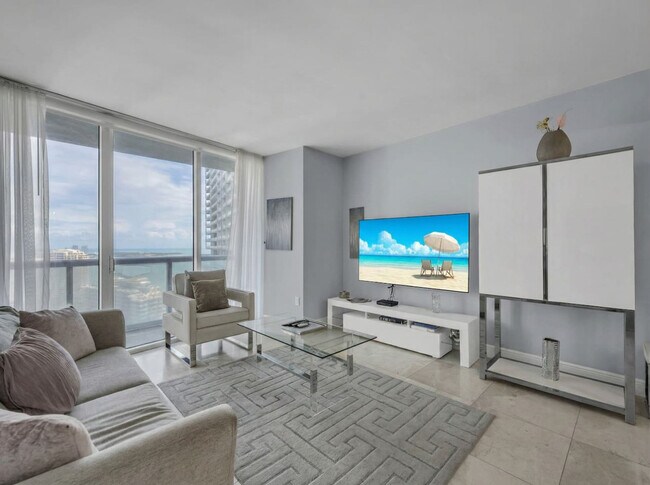 Photo - 485 Brickell Ave