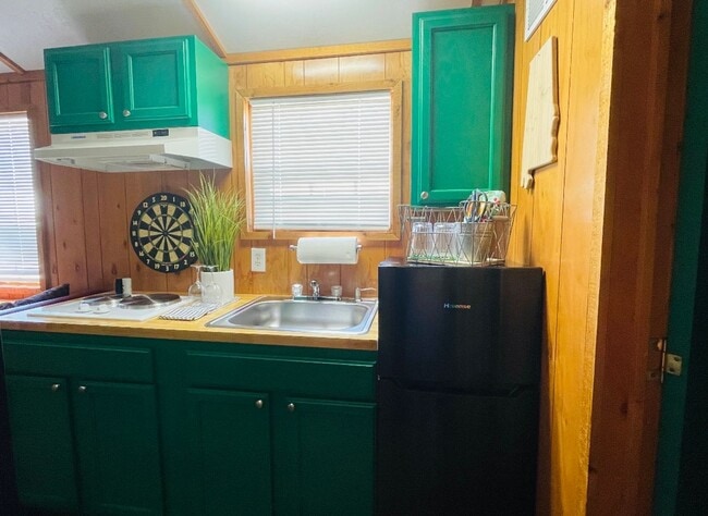 Photo - Hudson's Boat House - FOR RENT
