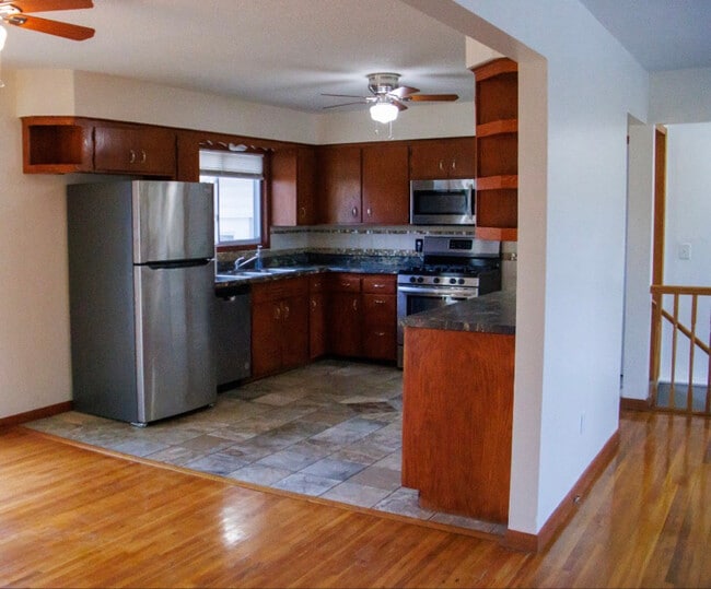 Photo - 1932 Carnelian Ln