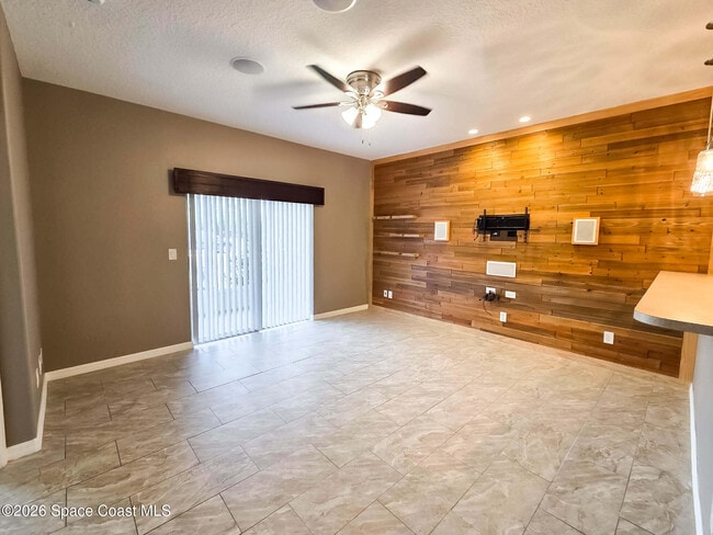 Photo - 1015 Venetian Dr Unit 104