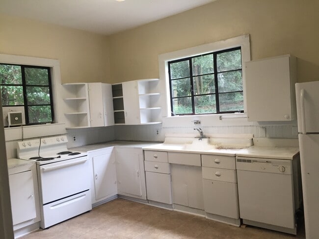 Photo - 179 Park Ave