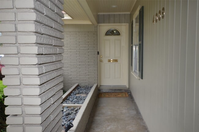 Photo - 4009 Nenana Dr