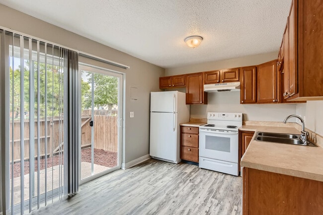 Alder Square Townhomes