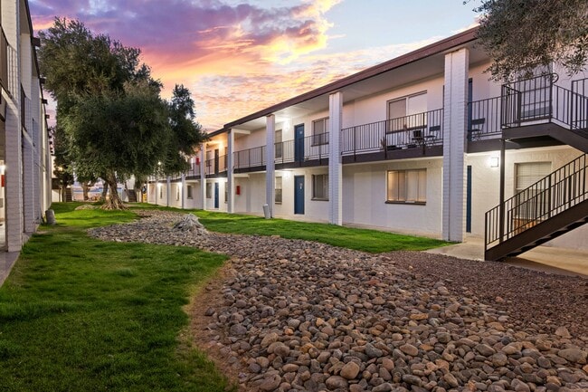 Zona Village