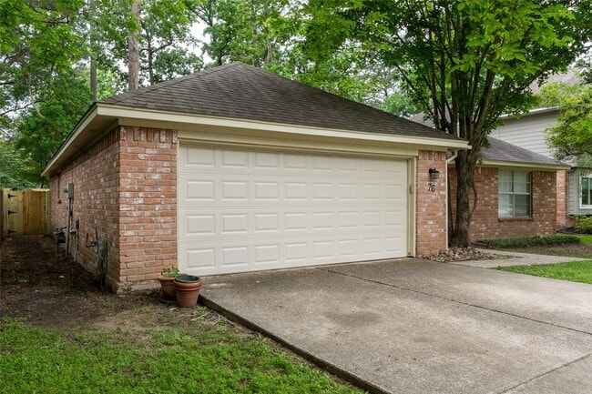 Photo - 76 Hickory Oak Dr