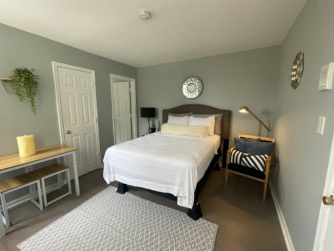 Photo - 1037 W Baltimore St Unidad Studio- Apt D