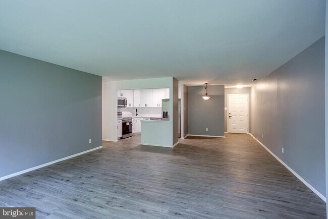 Photo - 2118A Greenwood Ct