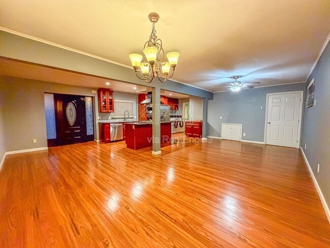 Photo - 420 E Hampton St Unit B