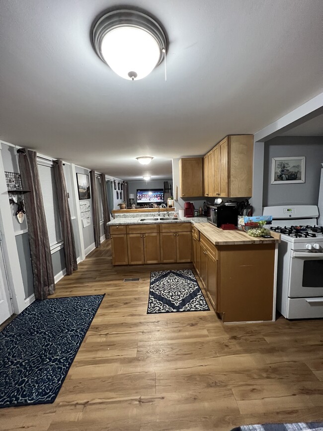 Building Photo - 62 Pudding Hill Rd Unit Apt A