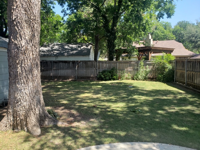 Photo - 2410 Clarinda Ave