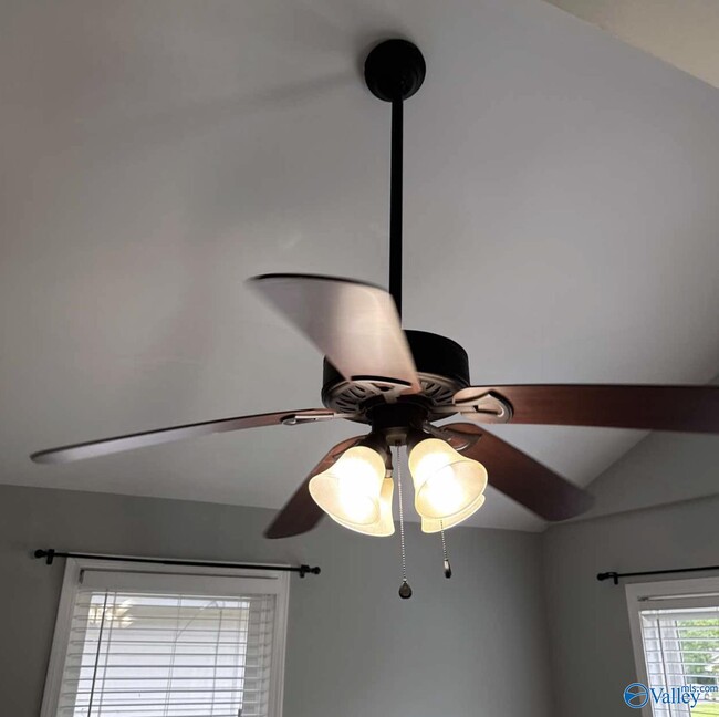 Photo - 1112 NE Wellman Ave