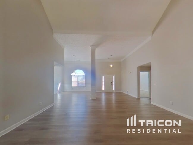 Photo - 12513 Lakeside Pkwy