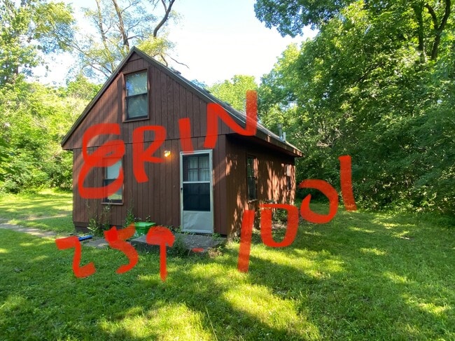 Photo - 21242 Randall St