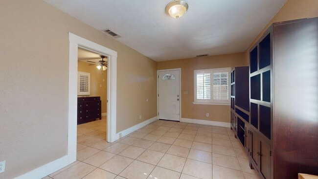 Photo - 4146 E McKenzie Ave