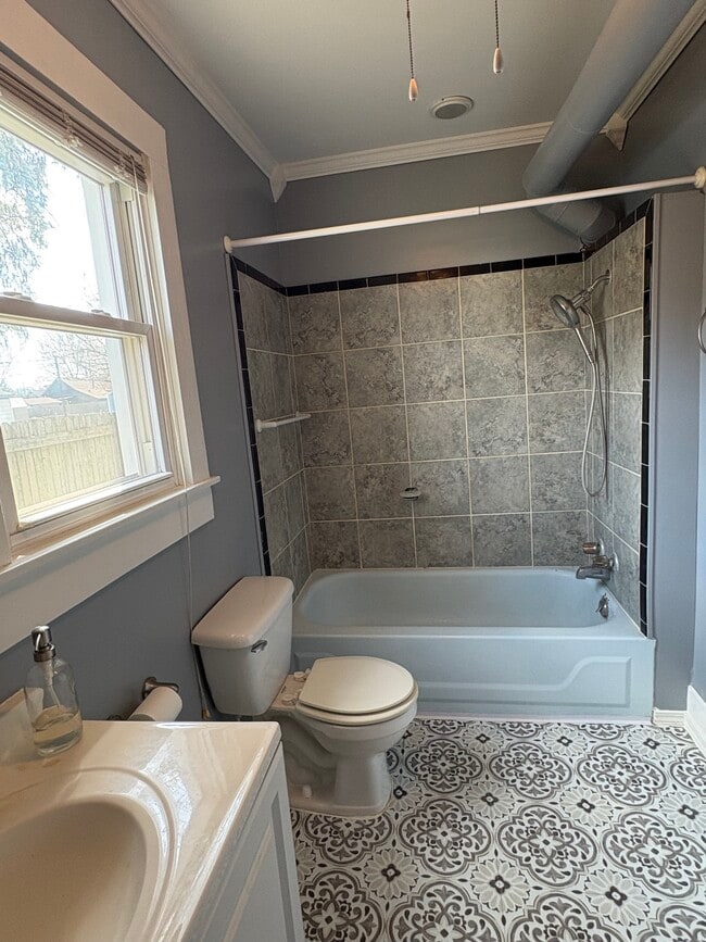 Photo - 645 Forest Ave