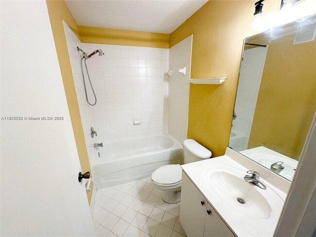 Photo - 2920 SE 12th Rd Unit 204-30