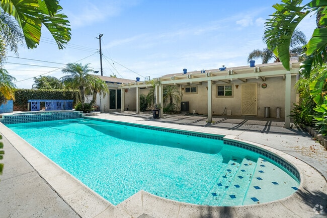 Building Photo - 7055 Avenida Leon Rental