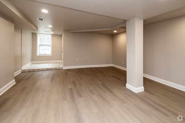 1BR, 2BA - 1,450SF - Living Room