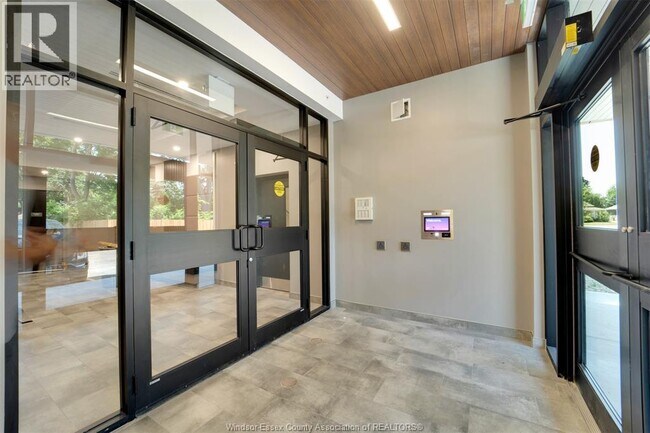 Photo - 140 Main St E Unité 304