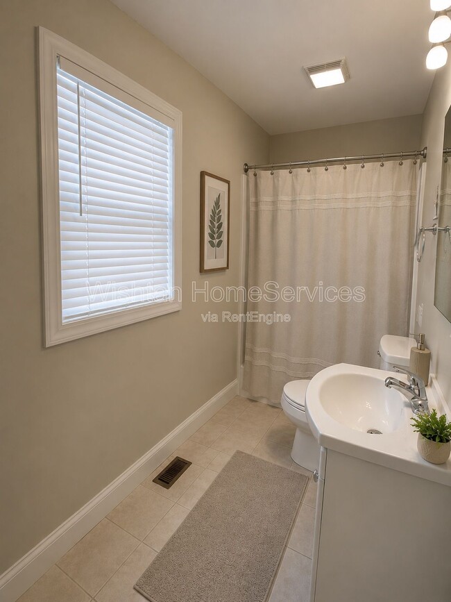 Photo - 518 W Murray St