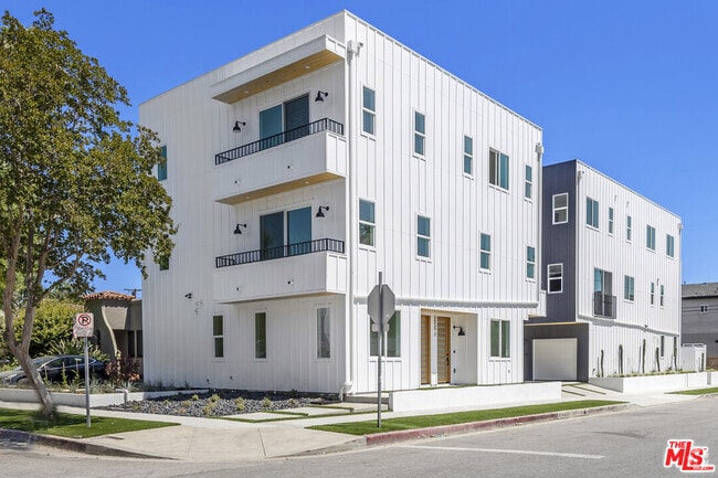Building Photo - 5050 Cleon Ave Unit 2 Rental