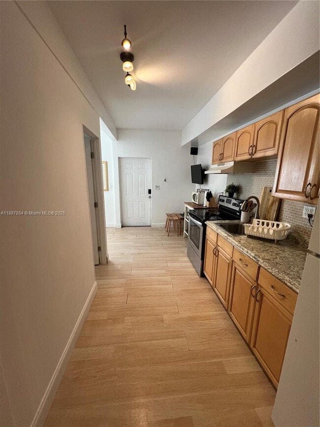 Photo - 769 NW 10th St House