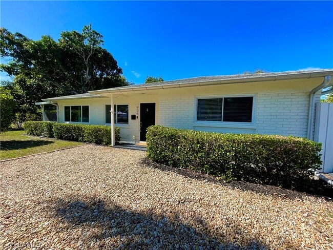 Photo - 905 13th St N