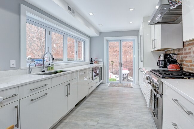 Photo - 1745 11th St NW