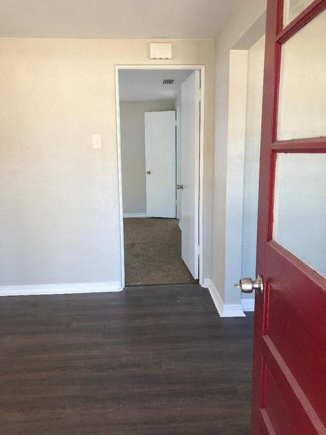 Photo - 1 Bed 1 Bath Remodeled Home | Pet Friendly | Washer Dryer Hook Ups | Section 8 Welcome