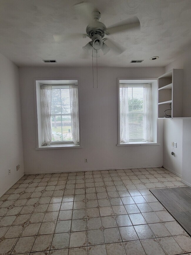 Photo - 757 W 3rd St Unit A