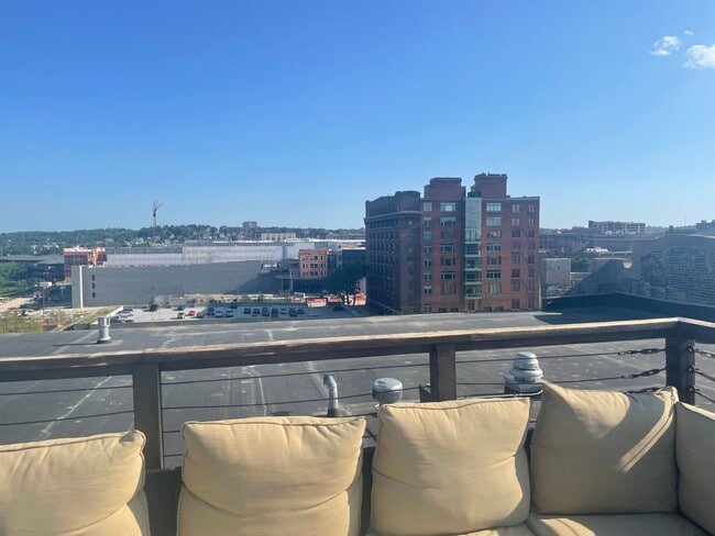 Building Photo - 105 S 9th St Unit Beebe & Runyan Condo