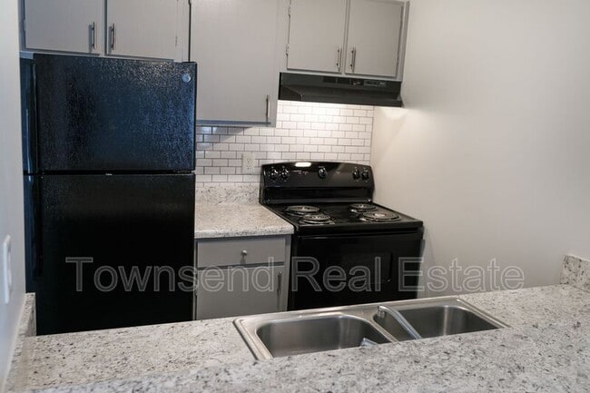 Photo - 5858 Century Oaks Dr