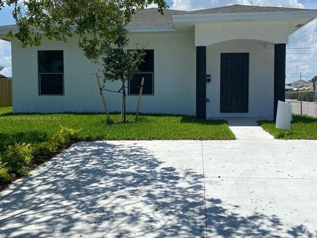 Building Photo - 1502 S K St Unit B Rental