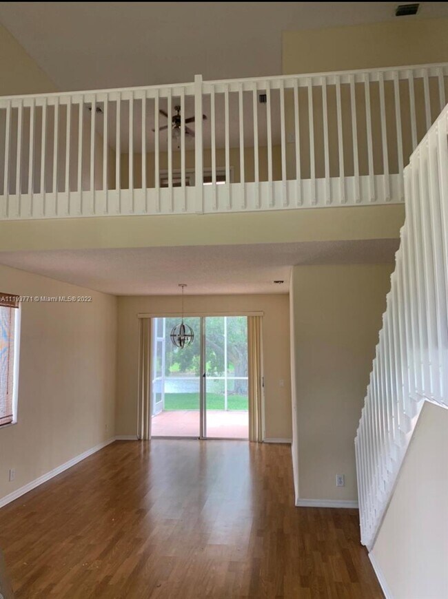 Photo - 513 NW 46th Ave