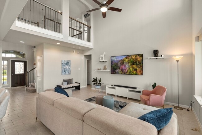 Photo - 29471 Westhope Dr