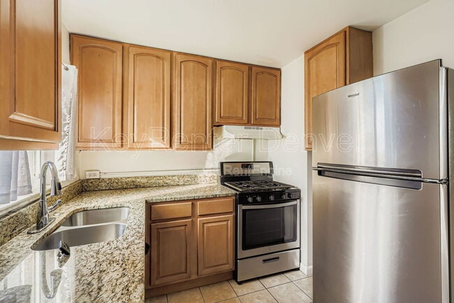 Photo - 3233 Steele St