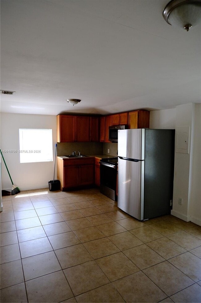 Photo - 1455 NE 146th St Unit B