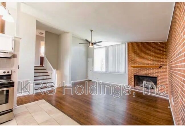Photo - 103 Middleboro Pl