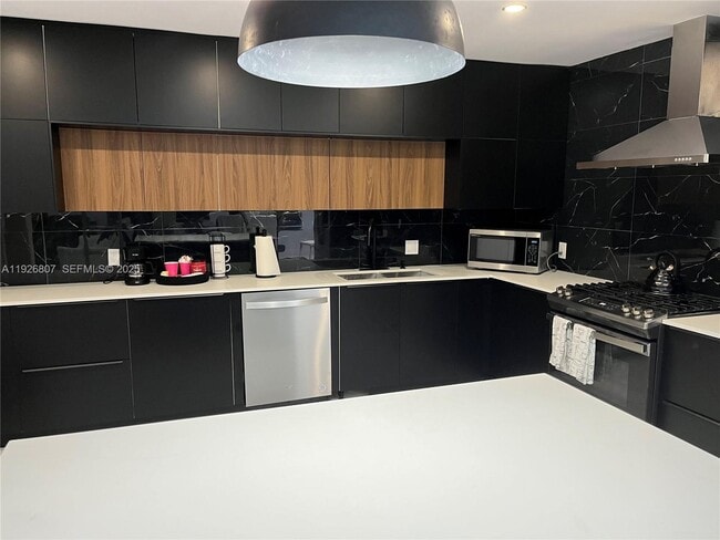 Building Photo - 39 SE 7th St