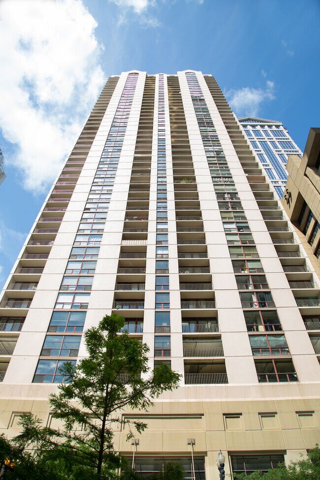 Photo - 200 N Dearborn St Condo Unit 2506