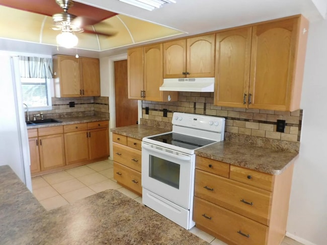 Photo - Fantastic 3/2 Home in Sarasota, with Yard ...