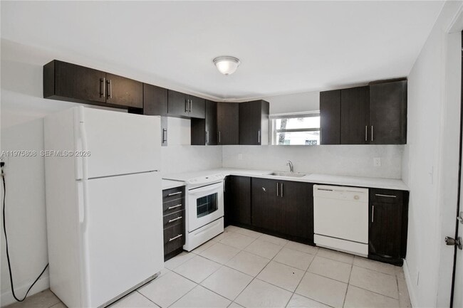 Photo - 1160 W 26th Ct Unit C